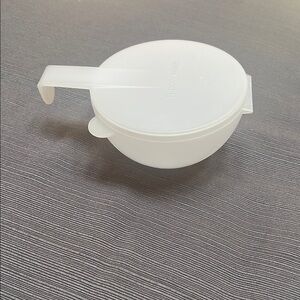 VINTAGE TUPPERWARE FORGET ME NOT FOOD STORAGE CONTAINER